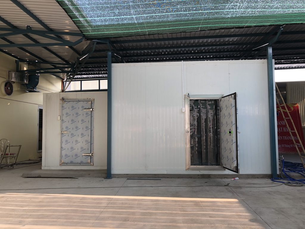 4 Lưu ý quan trọng khi thi công lắp đặt kho lạnh 3 z2389622577660 3dead2f6e12449622372099eda814181